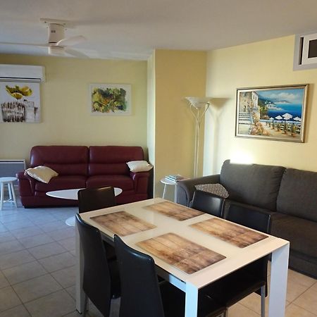 Appartement 6 Personnes Face A La Mer Cagnes-sur-Mer Exterior photo