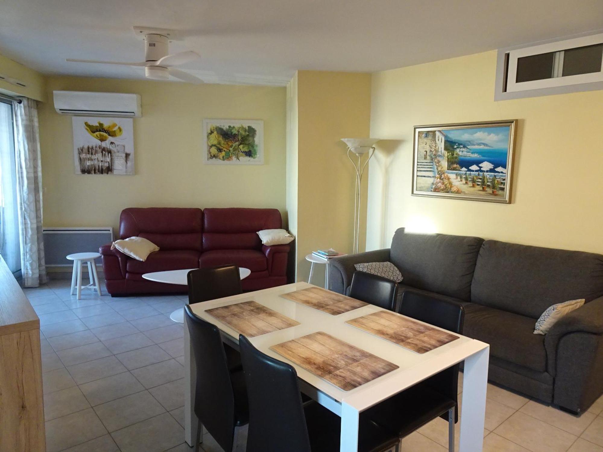 Appartement 6 Personnes Face A La Mer Cagnes-sur-Mer Exterior photo